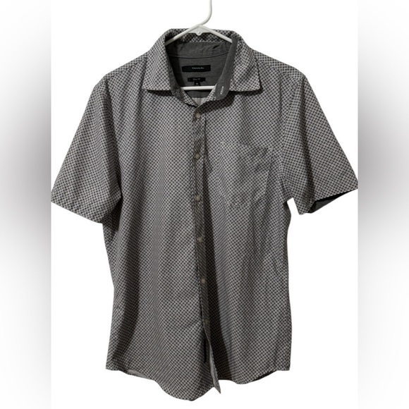 Tahari Men’s Slim Fit Casual Button Down Short Sleeve Shirt Size Medium - Picture 1 of 10